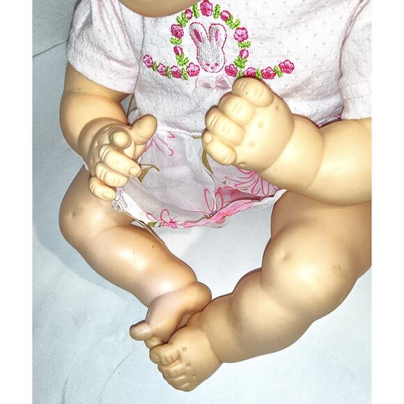 21" 1965 Madame Alexander Cloth Body with Vinyl Head and Limbs Baby Doll - Picture 7 of 12